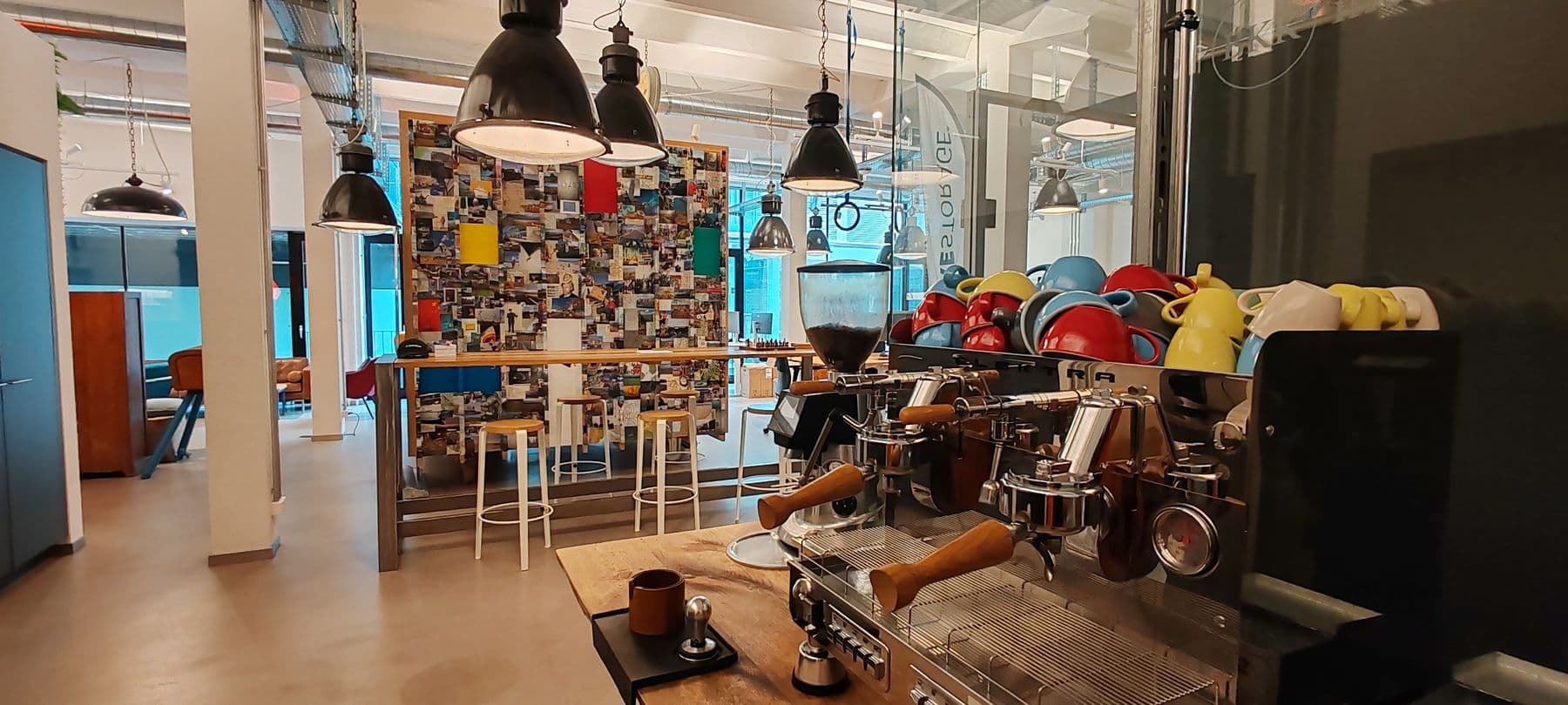 Space P5 – Office Space · Coffee Lounge · Meeting Rom & Berlin – Bild 3