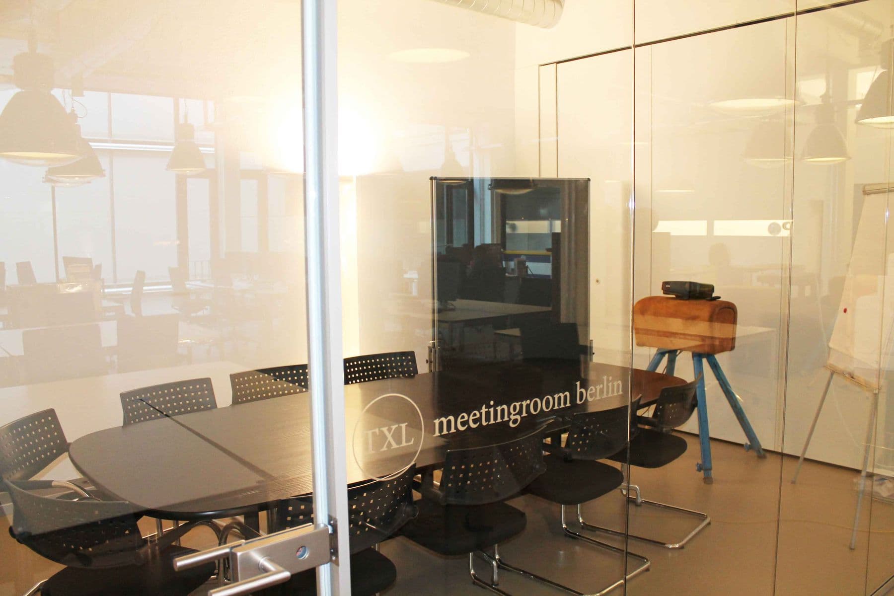 Space P5 – Office Space · Coffee Lounge · Meeting Rom & Berlin – Bild 4