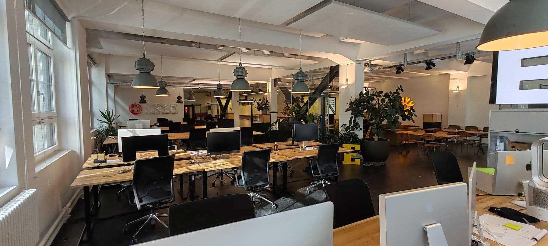 Coworking im Space C10 des Citizen Space Zurich